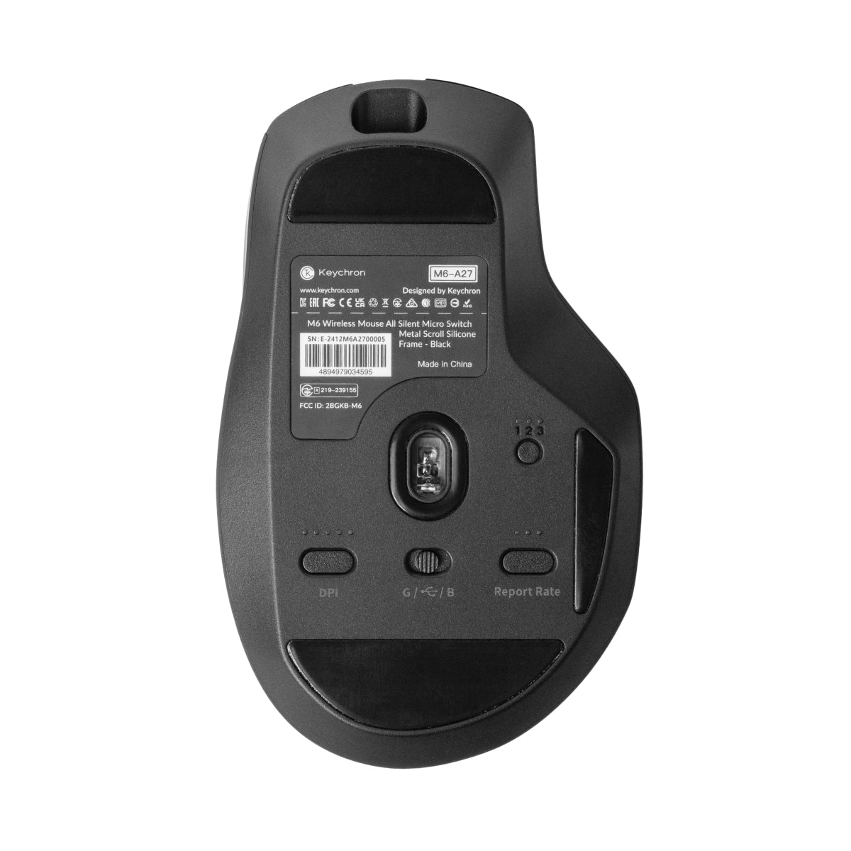 ภาพด้านล่างของเมาส์ Keychron M6 แสดงปุ่มปรับ DPI และพอร์ตชาร์จ